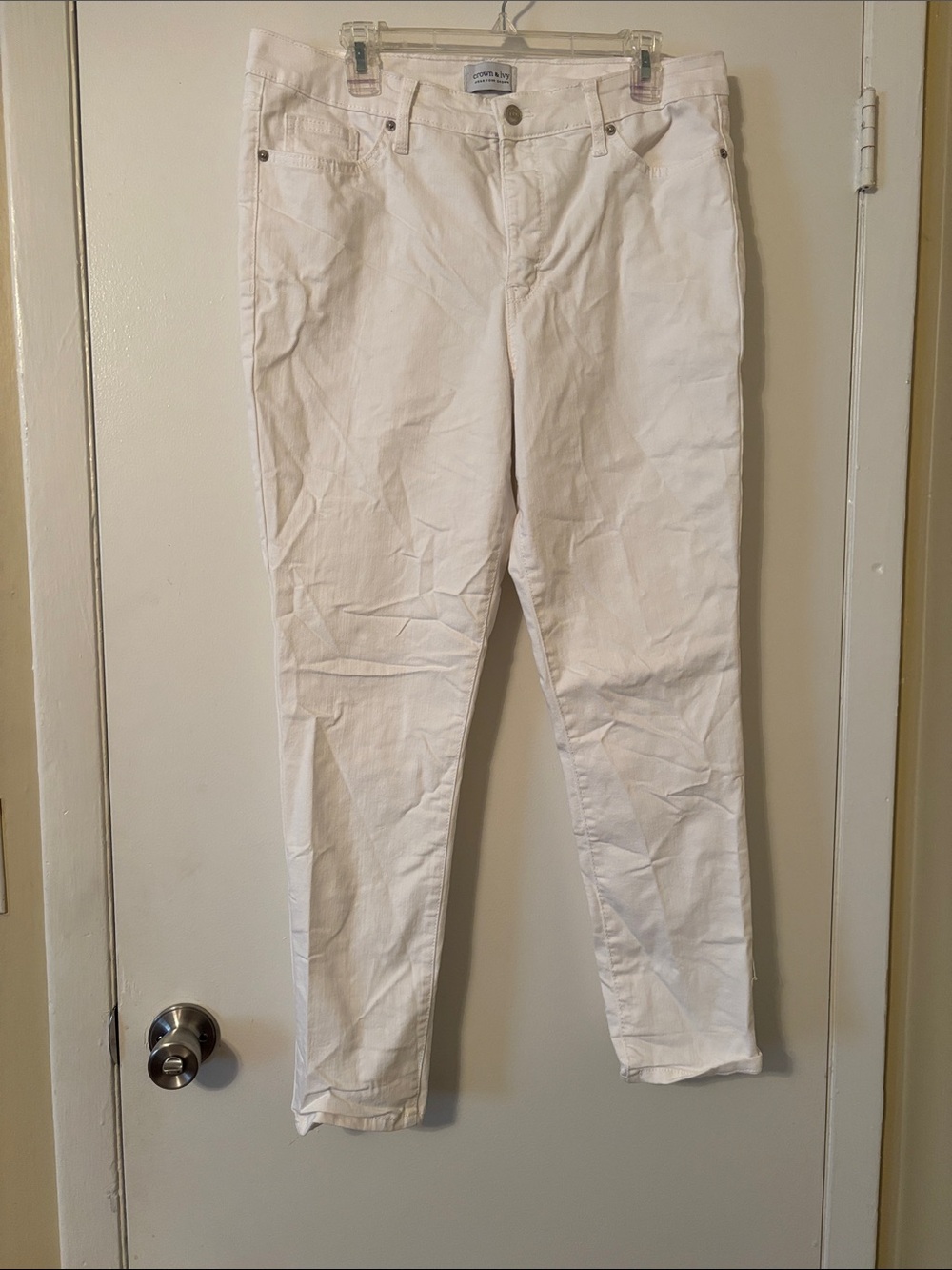 crown & ivy White High-Rise Jeans